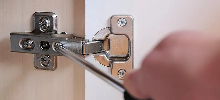 Creaky Door Hinges Fix in Jasmine Estates, FL