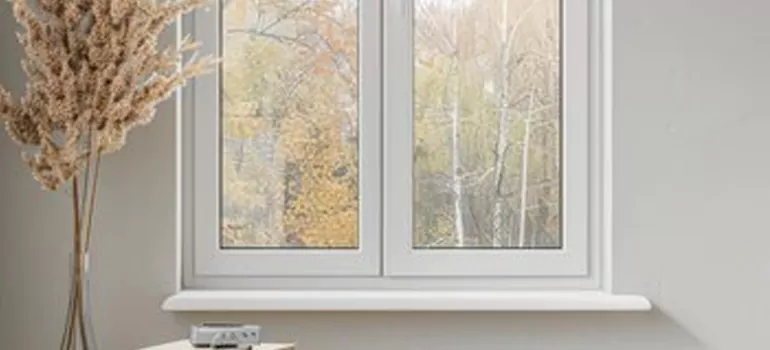 Vinyl Window Stool in Jasmine Estates, FL